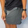 Short rafrow minimalista chumbo