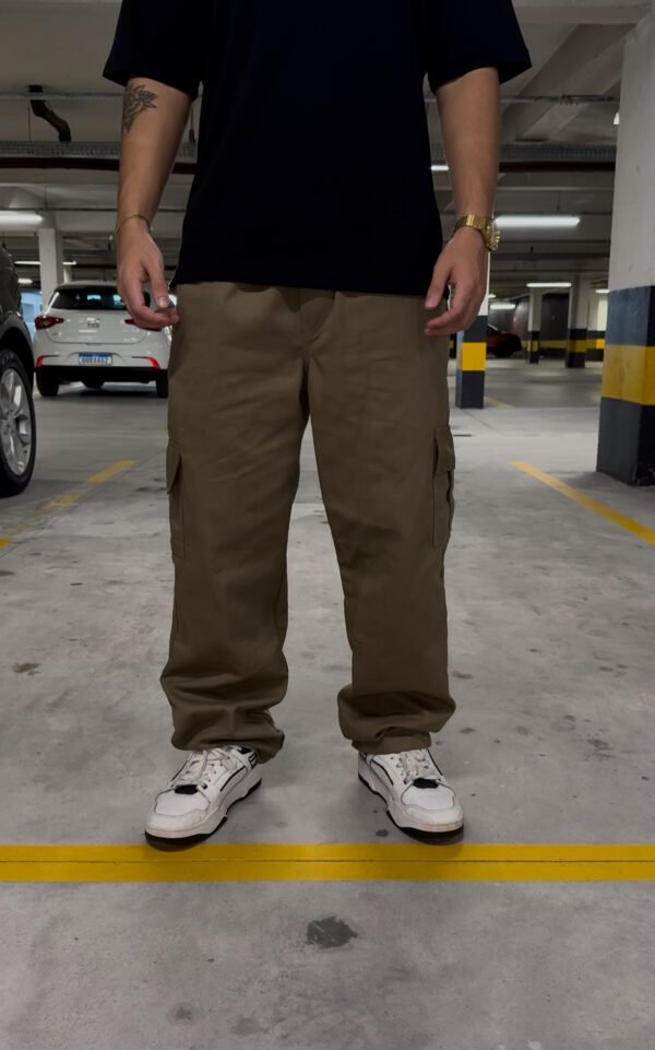 Calça cargo caqui