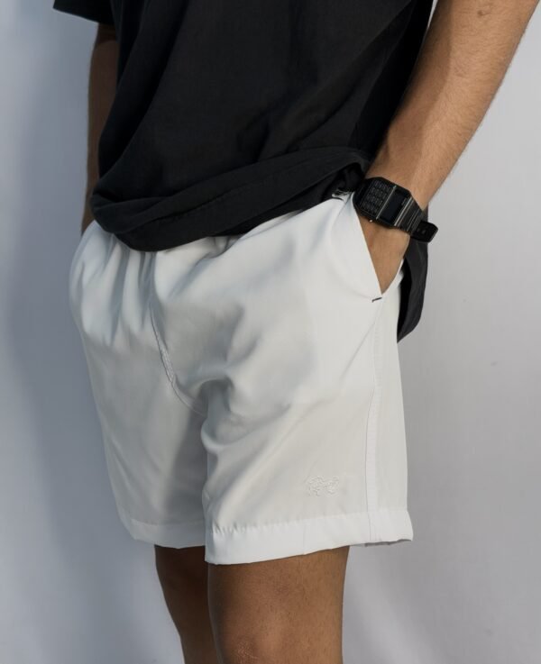 Short rafrow minimalista branco