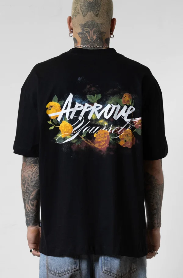 Camiseta Core Approve Miami Flowers Preto