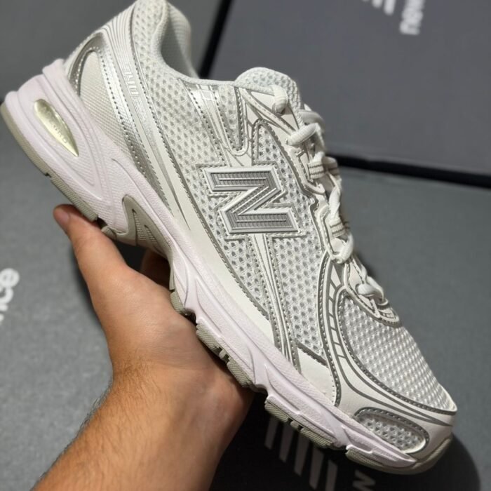 NEW BALANCE 740