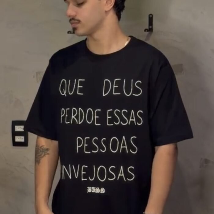 CAMISETA BUSSFLY QUE DEUS PERDOE ESSAS PESSOAS INVEJOSAS PRETO