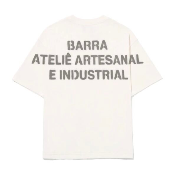 CAMISETA BARRA CREW "ATELIÊ ARTESANAL E INDUSTRIAL" OFF WHITE