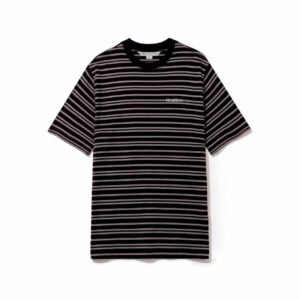CAMISETA LISTRADA "BARRA LOGO" PRETA
